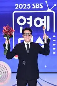 2025年SBS演艺大赏：权力的游戏还是温情的谢幕？深度扒皮娱乐圈真相